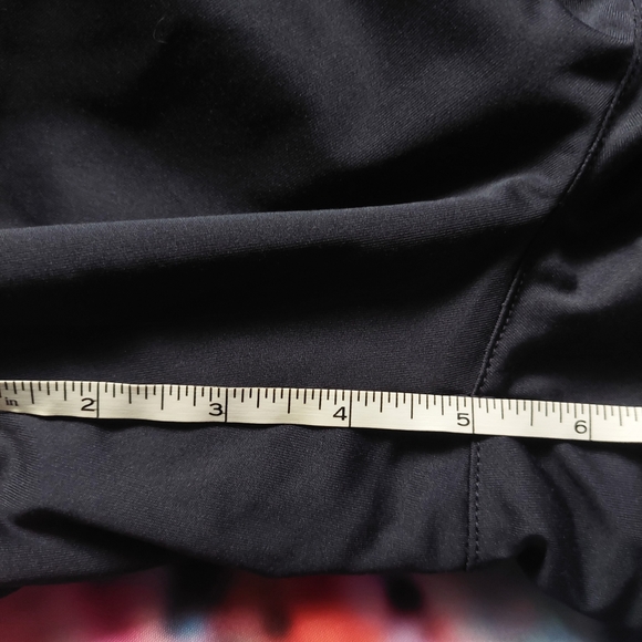 Nike Reversible Athletic Shorts 5" Inseam - Picture 9 of 9